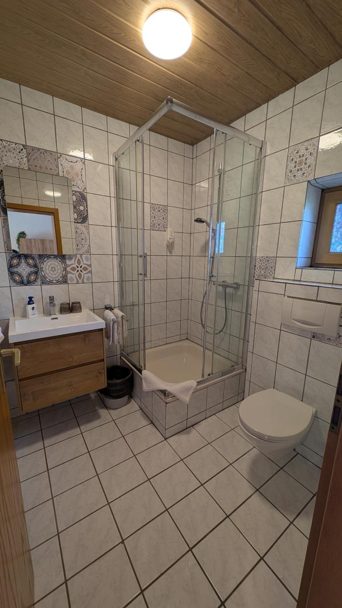 Hotel Cafe Zum Toni à Thyrnau Extérieur photo