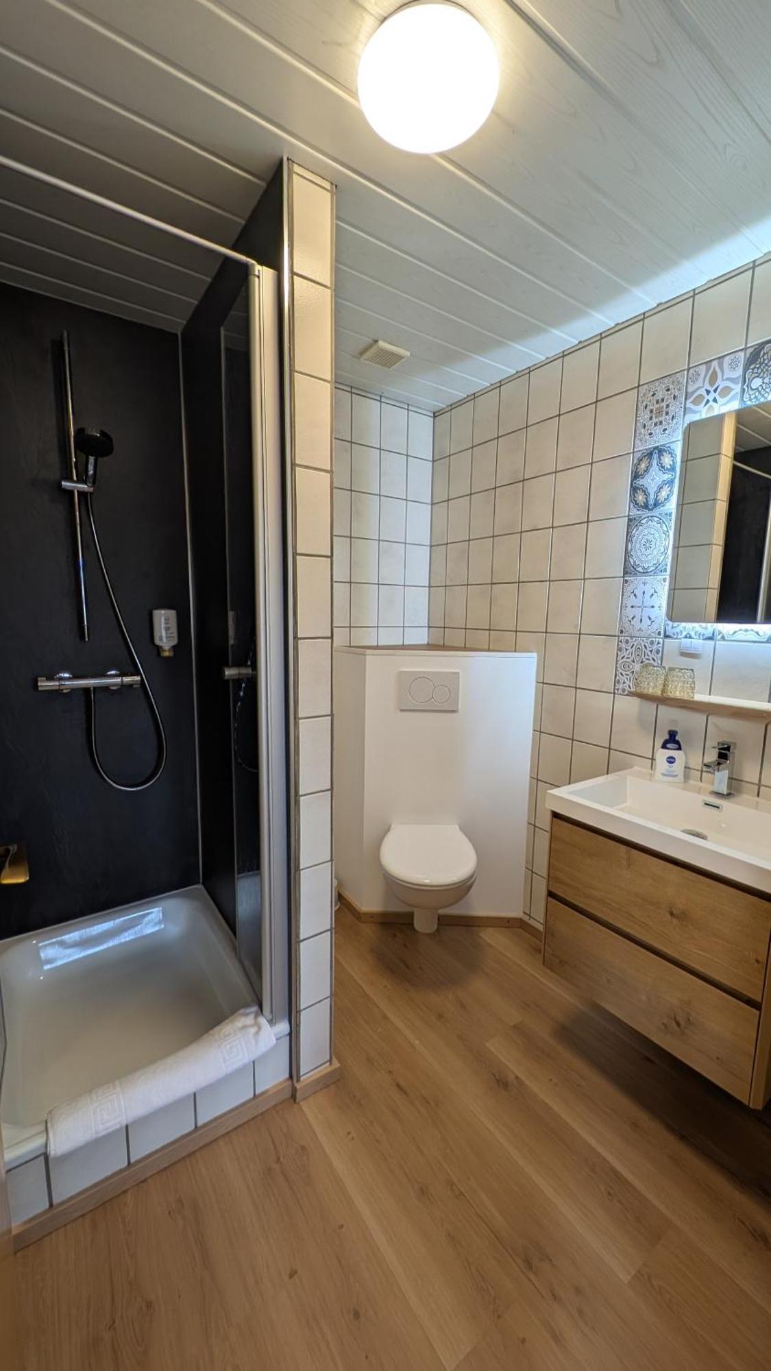 Hotel Cafe Zum Toni à Thyrnau Extérieur photo